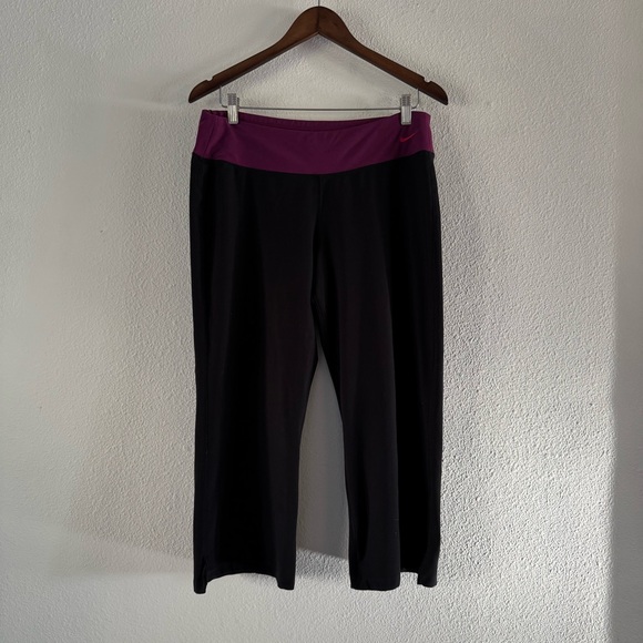 NIKE Dri-FIT Cropped Leggings L High Waisted Black Purple Athletic Capri Sporty - Picture 12 of 14